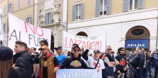 I balneatori protestano a Roma: “Nessuno si chiede quale sarà il futuro di un settore strategico”