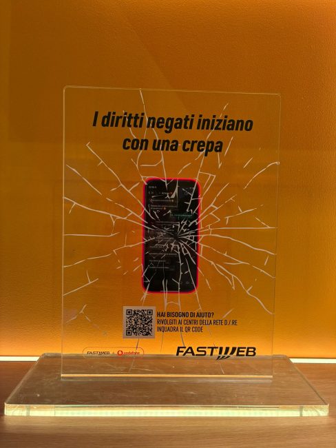 Fastweb + Vodafone, nei negozi attivo il supporto per le donne vittime di violenza