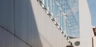 Le Pandorine lancia la primavera SS26: frange, movimento e leggerezza nelle nuove bag di stagione le pandorine