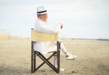 Memo Remigi il 27 maggio compie 88 anni e ne festeggia 60 di carriera pubblicando “Sapessi com’è strano”
