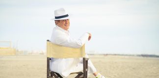Memo Remigi il 27 maggio compie 88 anni e ne festeggia 60 di carriera pubblicando “Sapessi com’è strano”