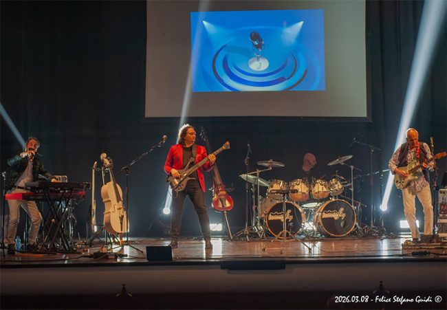 8230e si dice addio il brano con testo inedito di valerio negrini interpretato dai fantastic fly tribute pooh da Lopinionista.it 8230e si dice addio il brano con testo inedito di valerio negrini interpretato dai fantastic fly tribute pooh