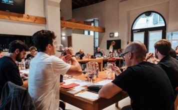 Il Trentino accoglie Vinarius: gli enotecari italiani in tour tra vigne, grappa e territorio