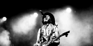 ‘Alive!’: l’energia grezza, l’imprevedibilità e la forza emotiva di Fantastic Negrito
