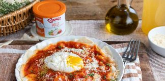 Pane frattau con uovo poché: la tradizione sarda incontra il gusto gourmet pane frattau uomo poché