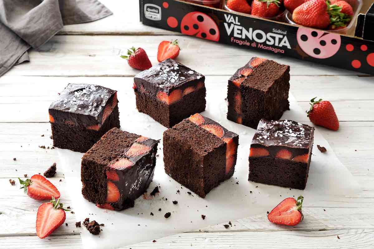 brownies al cioccolato e fragole val venosta da Lopinionista.it brownies al cioccolato e fragole val venosta