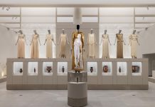 Al Metropolitan Museum of Art Bonaveri dà forma ai corpi di Costume Art classical body
