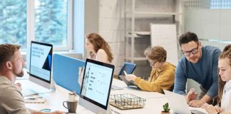 Crescono gli attacchi informatici ma mancano i “difensori” team giovani computer