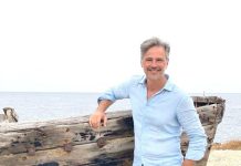 “Azzurro – storie di mare” torna su Rai 1: al timone Beppe Convertini