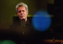 Claudio Baglioni lancia “Frammenti”: il viaggio multimediale claudio baglioni