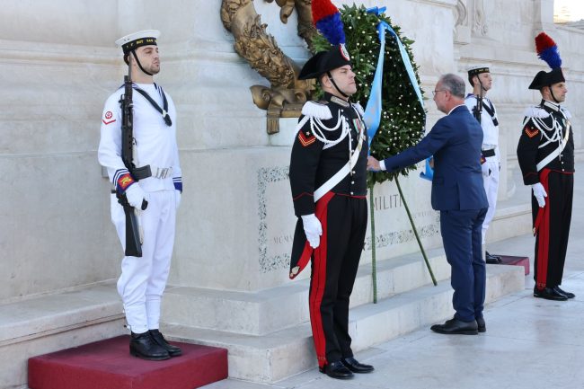 giornata internati militari italiani mul232 depone corona all8217altare della patria massimo riconoscimento per protagonisti eroica resistenza da Lopinionista.it giornata internati militari italiani mul232 depone corona all8217altare della patria massimo riconoscimento per protagonisti eroica resistenza