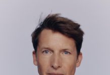 James Blunt pubblicherà il nuovo album “Airplane Mode” il 6 novembre
