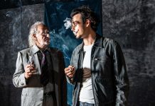 “Quando si incendiano le ombre”, testo e regia di Donato Di Stasi, al teatro Petrolini di Roma