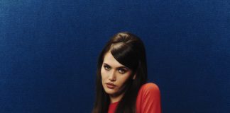 Sienna Spiro raggiunge la sua prima n.1 in Inghilterra con “Great Expectation”