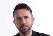 Andrea Scanzi in scena nei teatri italiani con “Ora o mai più”