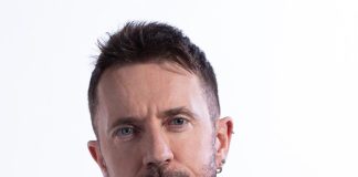 Andrea Scanzi in scena nei teatri italiani con “Ora o mai più”