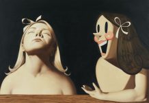 Il Realismo sottilmente inquietante di Anna Weyant, tra le righe della realtà per spiare risvolti inconfessabili a disaster such a catastrophe